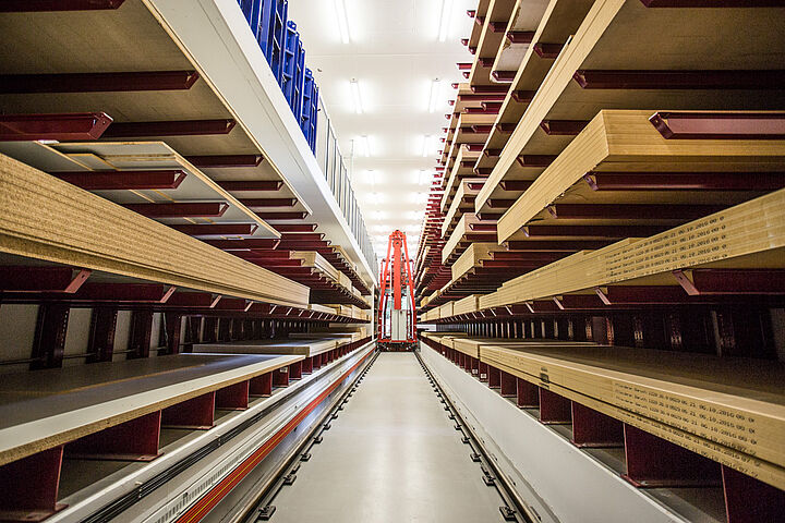 automatic warehouse, stacker crane